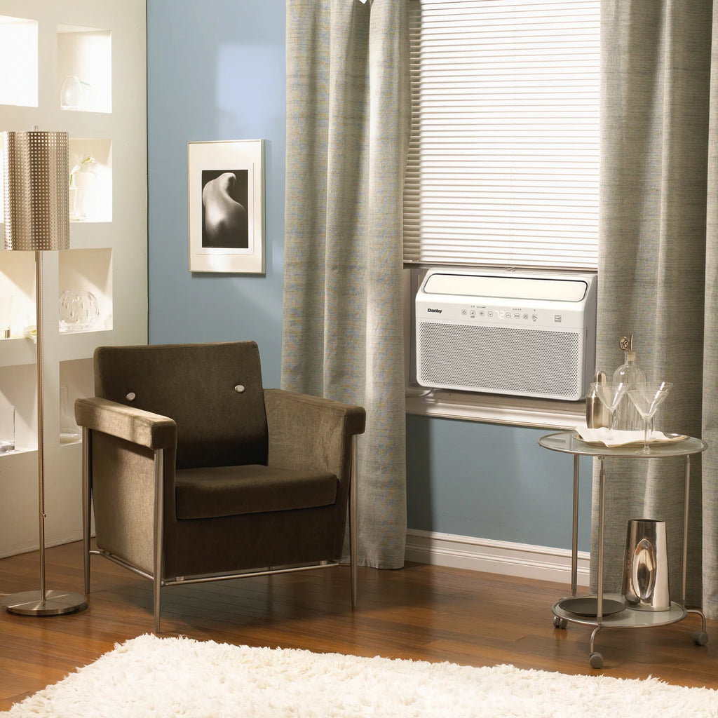 8,000 BTU White Window AC D115871