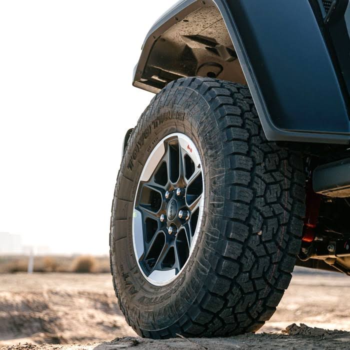 35X11.50R17 All-Terrain Tire Q9960