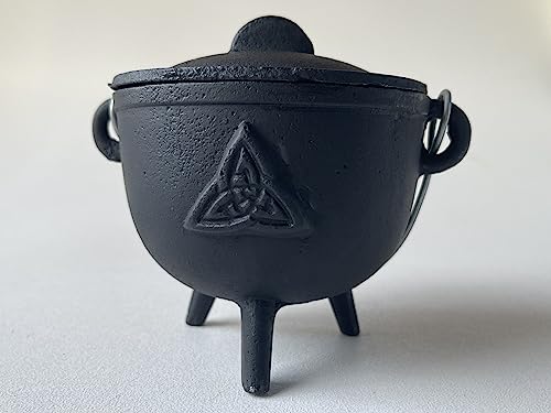 Cast Iron Cauldron with Lid and Handle Z4758
