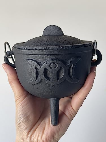 Cast Iron Cauldron with Lid and Handle Z4758
