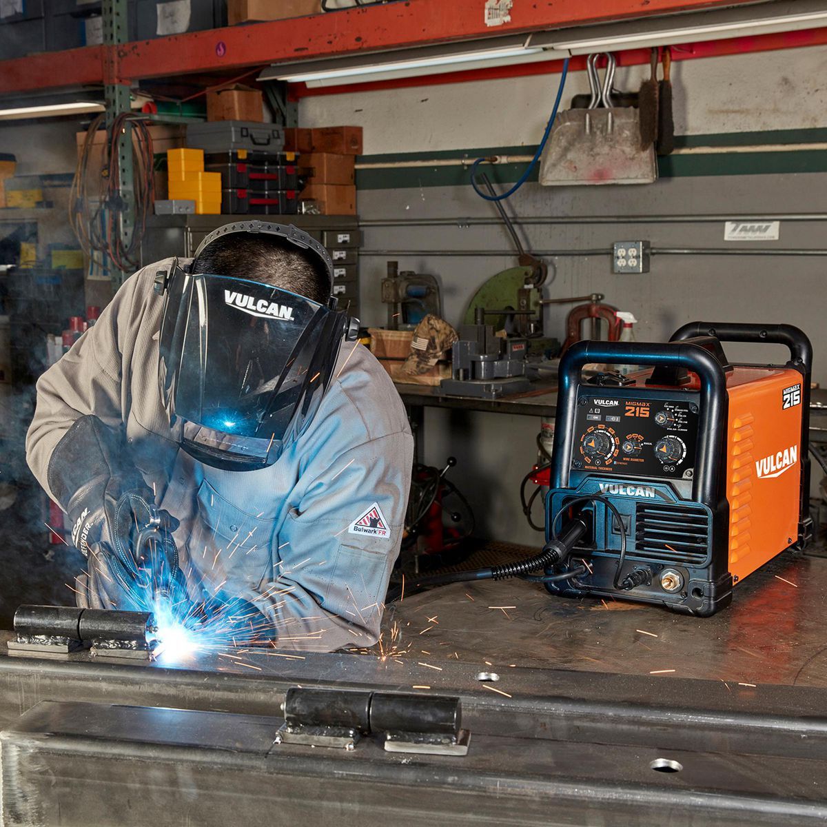 Industrial Welder with 120/240V Input Y868