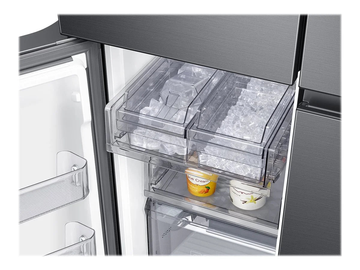 Black Stainless Steel Bottom-Freezer Refrigerator O99572