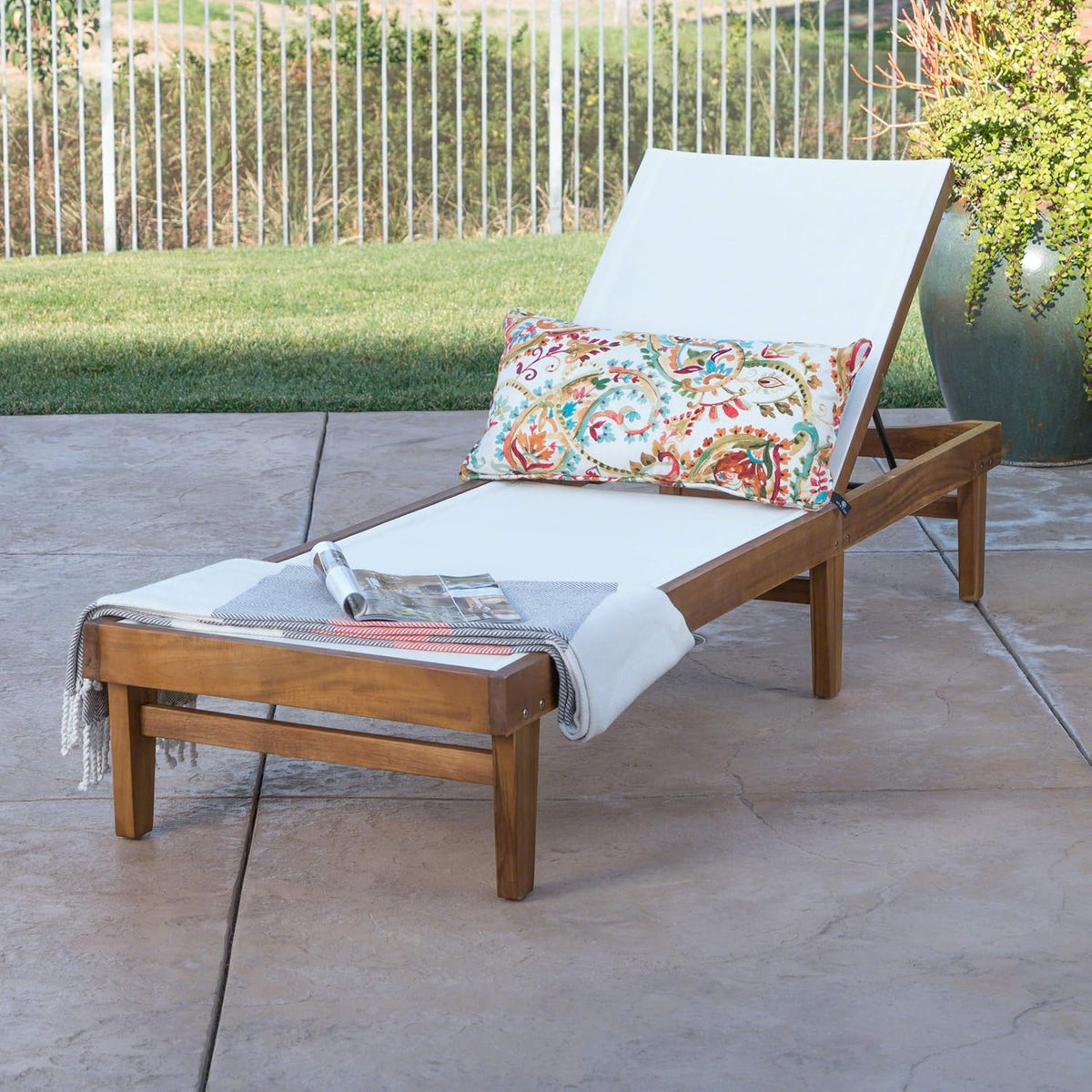 Outdoor Mesh Chaise Lounge with Acacia Wood Frame T85502