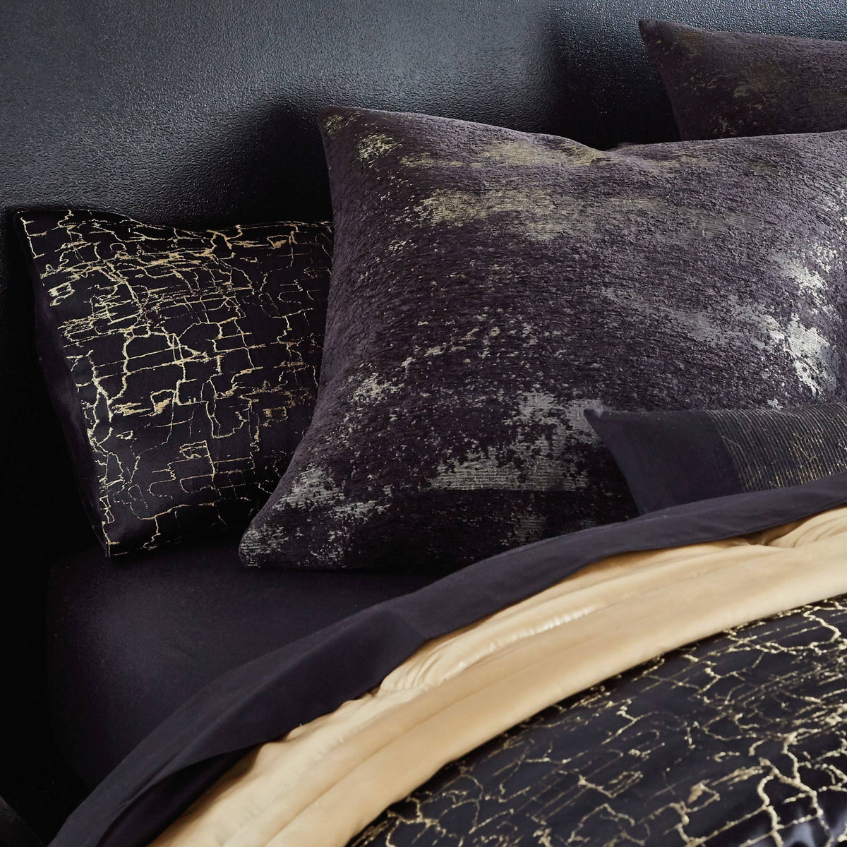 Onyx Standard Sham - Black L2387