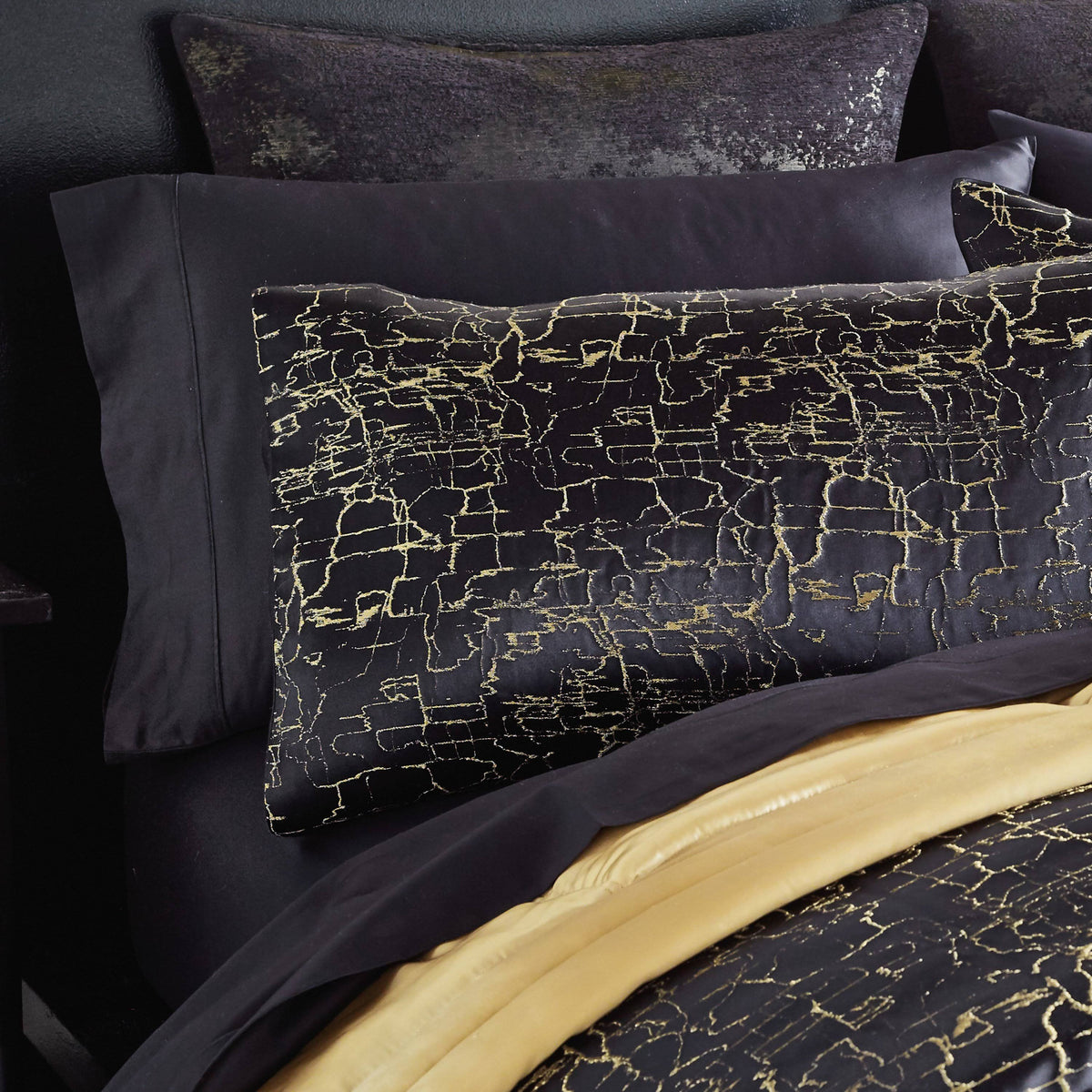 Onyx Standard Sham - Black L2387